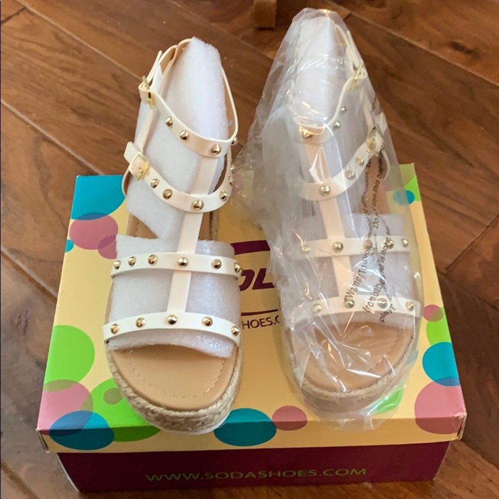 NIB Soda Ivory Strappy Espadrille Sandals